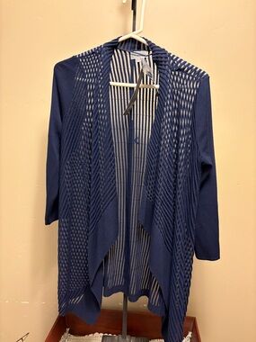 J M Collection open front three quarter sleeve cardigan/shrug.